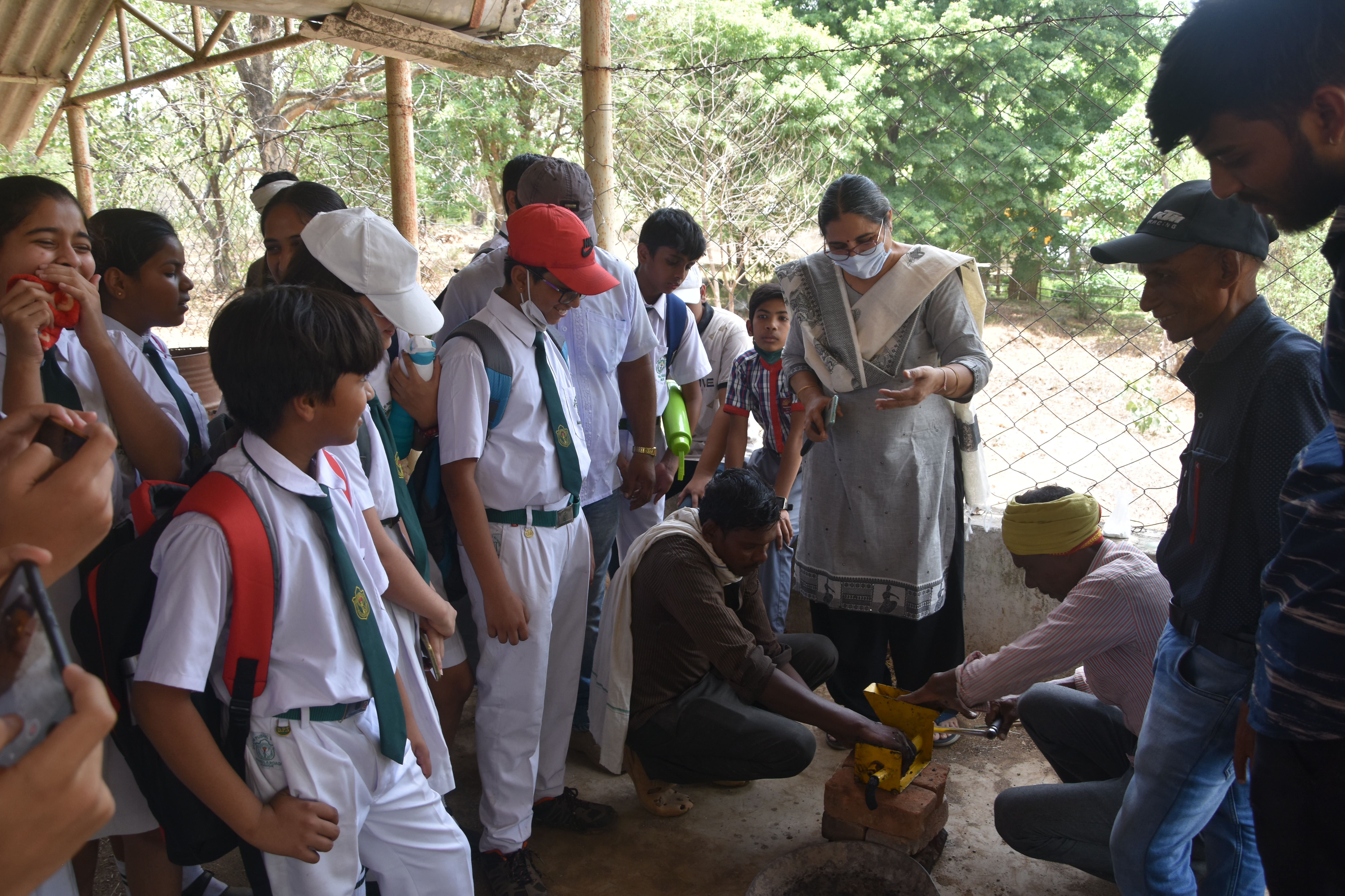 Nursery visit of students and demonstration of charcoal making (01/06/2022)